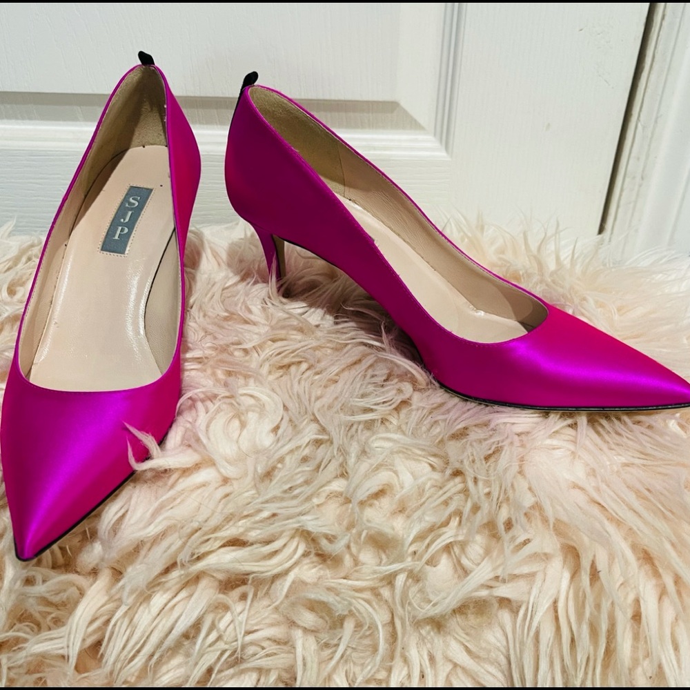SJP Fawn, 3” pump in BEAUTIFUL fuchsia. Size 38 (7.5). Never worn, without box.